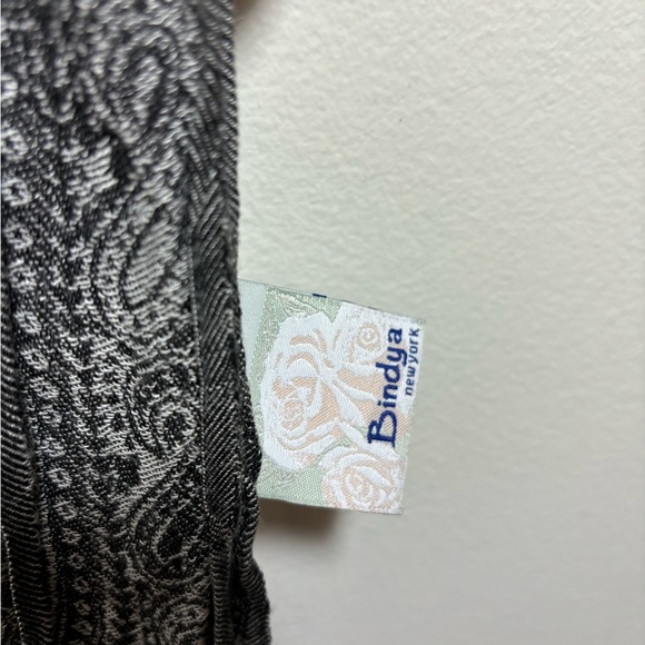 Bindya New York black scarf 61x28 143 - Picture 4 of 4
